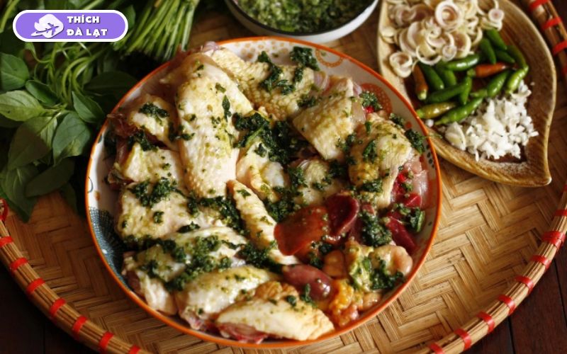 Cách làm lẩu gà lá é Đà Lạt thơm ngon, chuẩn vị phố núi 13 cách làm lẩu gà lá é đà lạt