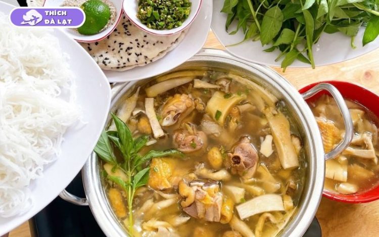 Cách làm lẩu gà lá é Đà Lạt thơm ngon, chuẩn vị phố núi 9 cách làm lẩu gà lá é đà lạt