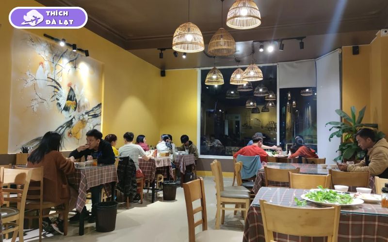 Quán nem nướng Phượng Đà Lạt đông khách nhờ nước chấm ngon 10 nem nướng phượng