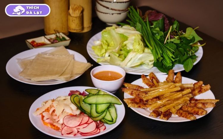 Quán nem nướng Phượng Đà Lạt đông khách nhờ nước chấm ngon 6 nem nướng phượng