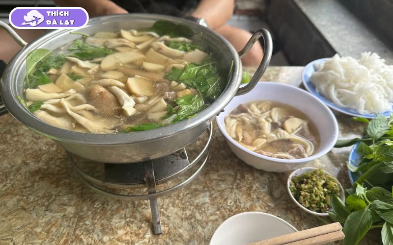 Quán Lẩu gà lá é Hà Huy Tập Đà Lạt ngon chuẩn vị Phú Yên 11 lẩu gà lá é hà huy tập đà lạt