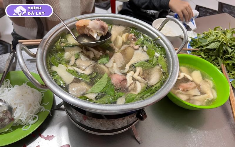 Quán Lẩu gà lá é Hà Huy Tập Đà Lạt ngon chuẩn vị Phú Yên 13 lẩu gà lá é hà huy tập đà lạt