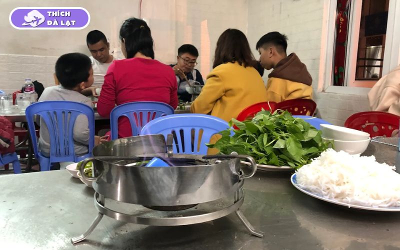 Quán Lẩu gà lá é Hà Huy Tập Đà Lạt ngon chuẩn vị Phú Yên 9 lẩu gà lá é hà huy tập đà lạt