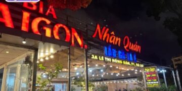 lẩu gà lá é nhân quán