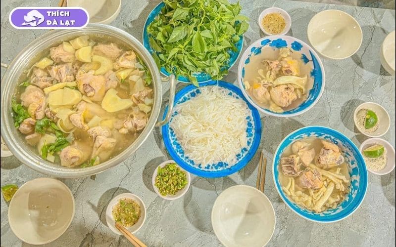 Quán Lẩu gà lá é – Tao Ngộ 30 Bùi Thị Xuân gà ta lá é đậm vị 9 lẩu gà lá é - tao ngộ 30 bùi thị xuân