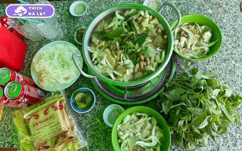 Quán Lẩu gà lá é Tao Ngộ 78 Bùi Thị Xuân cay the ngọt thanh 9 lẩu gà lá é tao ngộ 78 bùi thị xuân