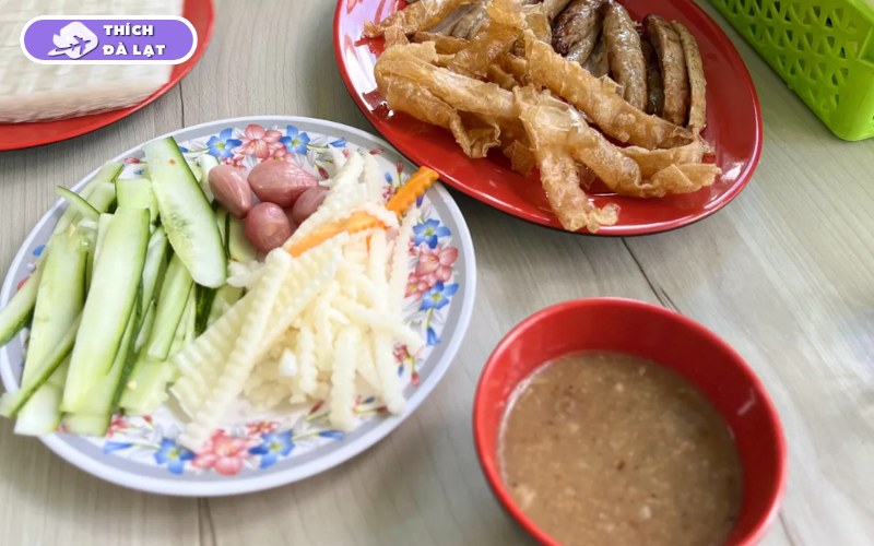 Quán Nem nướng Bà Nghĩa view rừng thông ăn nem cực chill Đà Lạt 11 nem nướng bà nghĩa