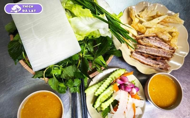 Quán nem nướng Hoàng Hải hấp dẫn với nem mềm nước chấm đậm đà 8 nem nướng hoàng hải