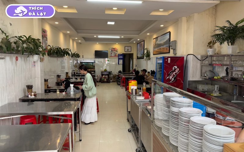 Quán nem nướng Hùng Vân lựa chọn ăn ngon giá hợp lý Đà Lạt 8 nem nướng hùng vân