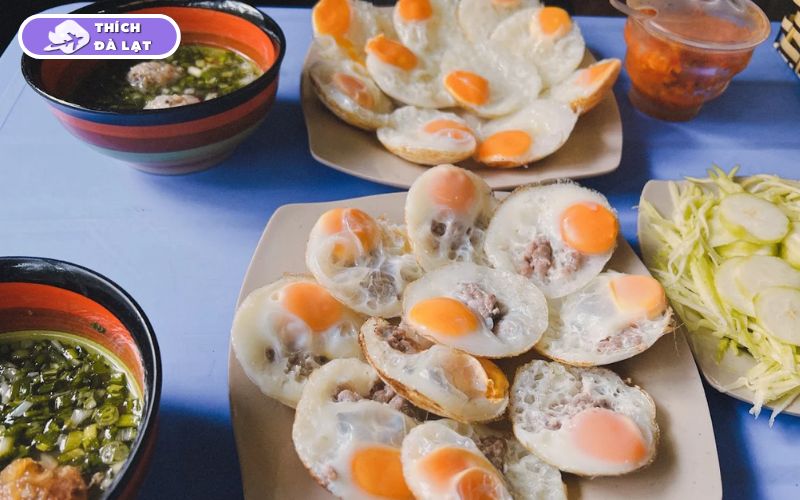 Quán bánh căn 31 Nguyễn Trãi bánh giòn trứng lòng đào ăn là mê 10 bánh căn 31 nguyễn trãi