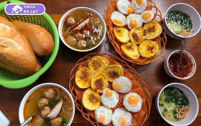 Quán Bánh căn 41 Yết Kiêu Đà Lạt quán ăn sáng đông khách mỗi ngày 17 bánh căn 41 yết kiêu