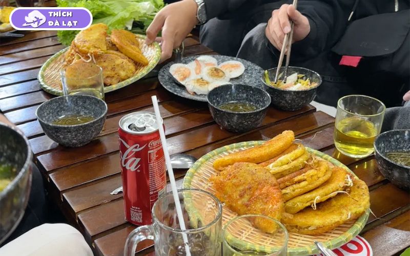 Quán Bánh căn A Tý Đà Lạt bánh căn xíu mại chuẩn vị ngày xưa 9 bánh căn a tý