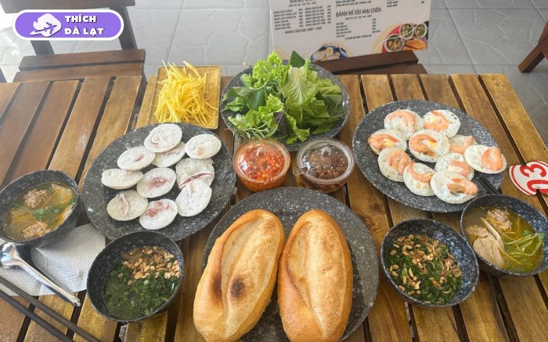 Quán Bánh căn A Tý Đà Lạt bánh căn xíu mại chuẩn vị ngày xưa 11 bánh căn a tý