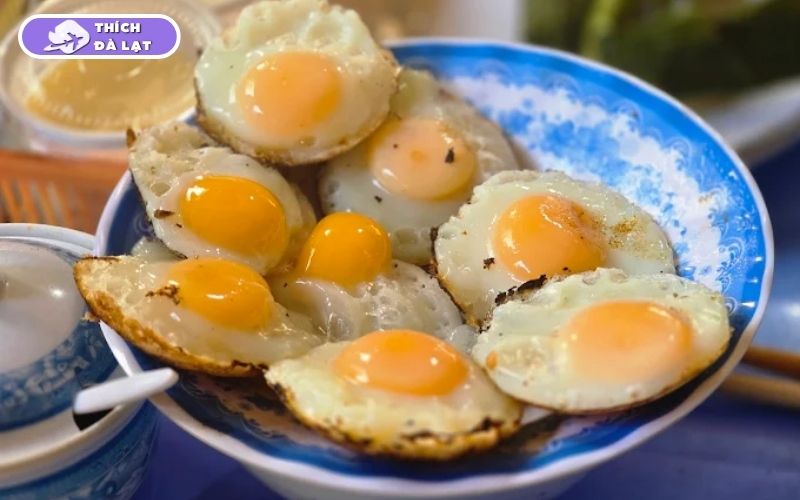 Bánh căn Cô Chín Đà Lạt quán bánh căn đông khách, nổi tiếng 10 bánh căn cô chín