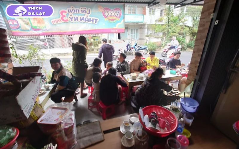 Quán Bánh căn Cô Hải Đà Lạt bánh nóng giòn giá bình dân 13 bánh căn cô hải
