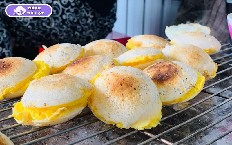 Quán Bánh căn Cô Hường Đà Lạt bánh căn nóng giòn giá bình dân 13 bánh căn cô hường