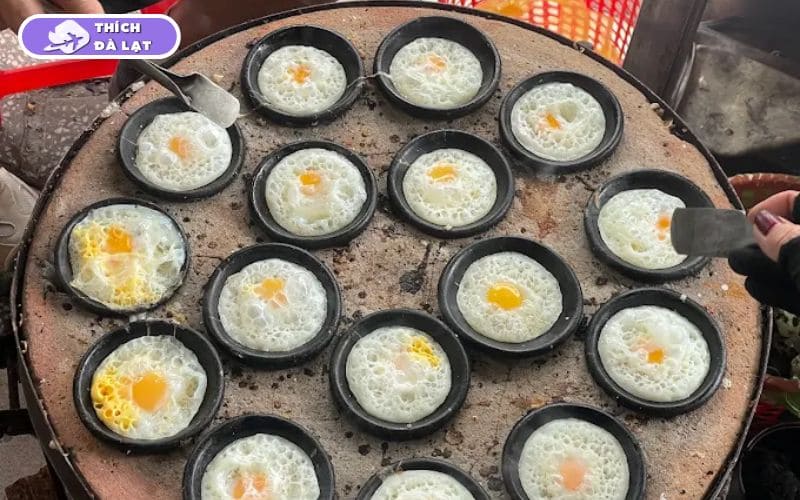 Quán Bánh căn Cô Mỹ Đà Lạt bánh giòn khuôn đất chuẩn vị xưa 11 bánh căn cô mỹ