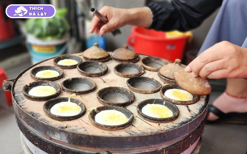 Quán Bánh căn Cô Phúc quán ăn sáng dân dã chuẩn Đà Lạt 8 bánh căn cô phúc