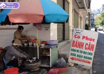 bánh căn cô phúc