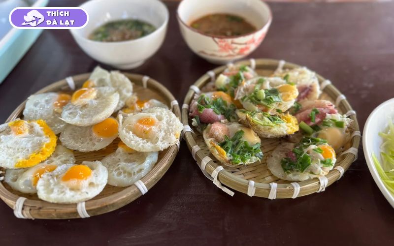 Quán Bánh căn Cô Thương Đà Lạt điểm ăn sáng quen thuộc người dân 9 bánh căn cô thương