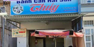 bánh căn hải sản thuý