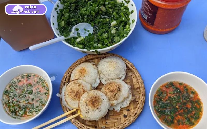 Quán Bánh căn Hiếu Đà Lạt xíu mại to nước chấm đa vị đậm đà 13 bánh căn hiếu