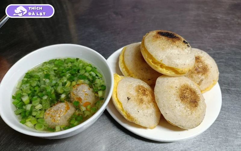 Quán Bánh căn Hồ Út Đà Lạt bánh căn vị xưa nước chấm đậm đà 11 bánh căn hồ út