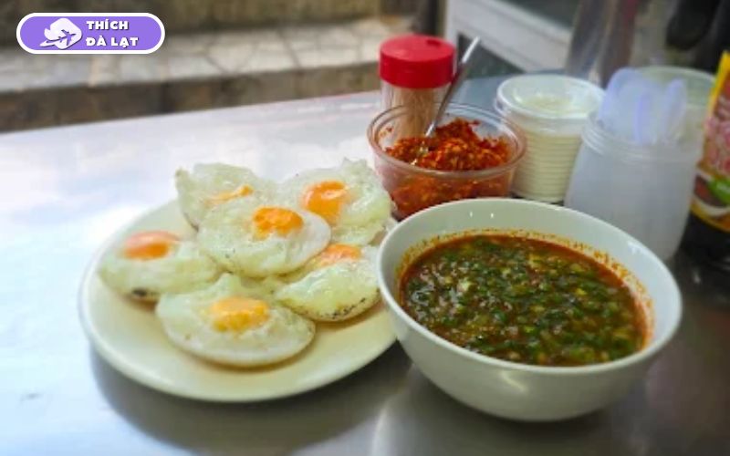 Quán Bánh căn Hồ Út Đà Lạt bánh căn vị xưa nước chấm đậm đà 13 bánh căn hồ út