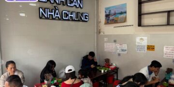 bánh căn nhà chung