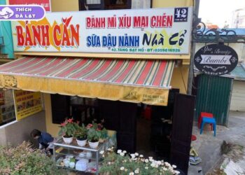 bánh căn nhà cổ