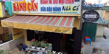 bánh căn nhà cổ