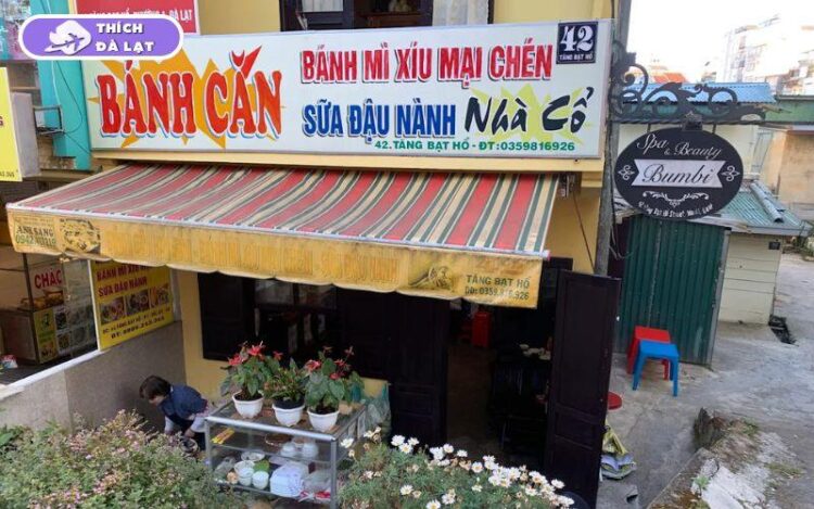 bánh căn nhà cổ