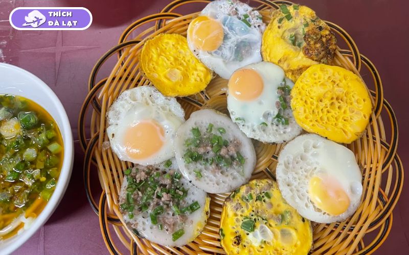 Quán Bánh căn Nu Đà Lạt bánh nóng giòn mắm nêm ăn dễ ghiền 8 bánh căn nu