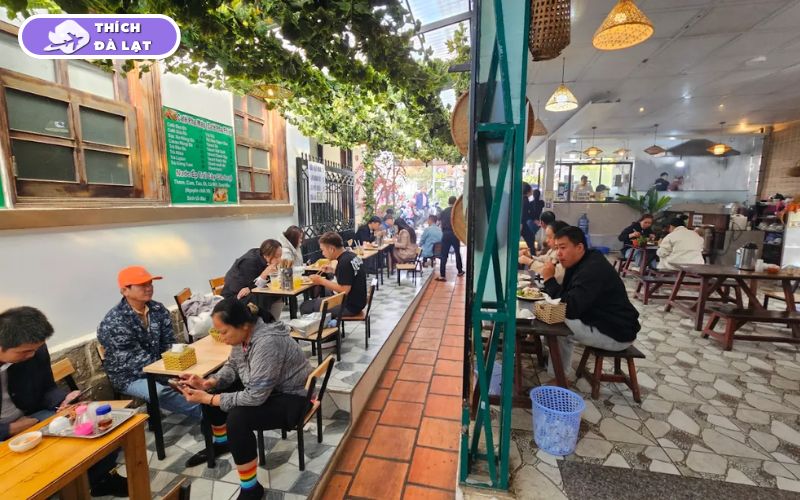 Quán Bánh cuốn Ông Sĩ quán ăn sáng chuẩn vị Bắc giữa Đà Lạt 11 bánh cuốn ông sĩ