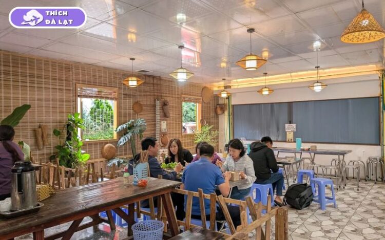 Quán Bánh cuốn Ông Sĩ quán ăn sáng chuẩn vị Bắc giữa Đà Lạt 6 bánh cuốn ông sĩ