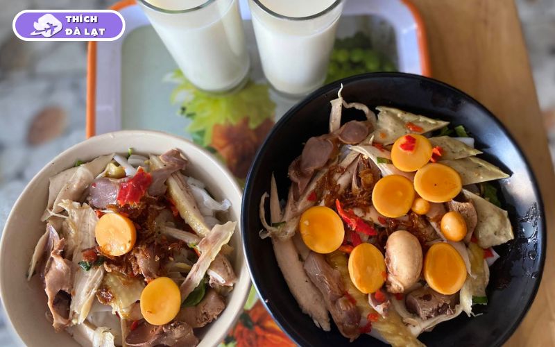 Quán Bánh ướt lòng gà Hà Phương bánh mềm gà tươi giá bình dân 9 bánh ướt lòng gà hà phương