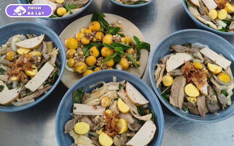 Quán bánh ướt lòng gà Mật Đường bánh ướt mịn gà thơm tròn vị 9 bánh ướt lòng gà mật đường