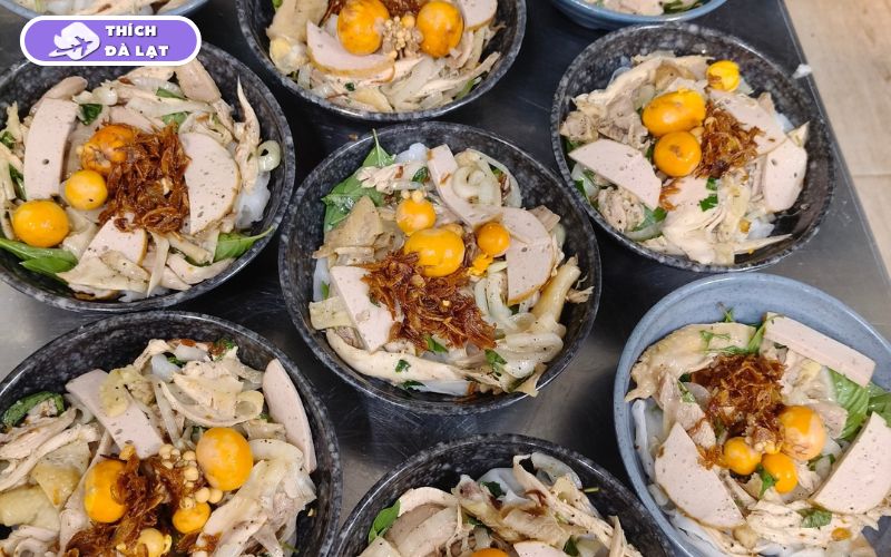 Quán bánh ướt lòng gà Mật Đường bánh ướt mịn gà thơm tròn vị 11 bánh ướt lòng gà mật đường