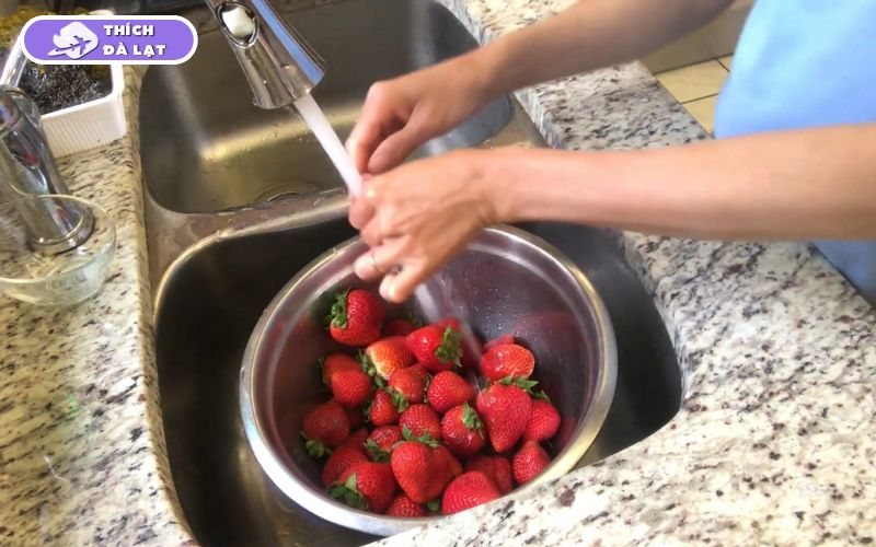 Cách làm dâu lắc Đà Lạt ngon chuẩn vị tại nhà đơn giản 4 bước 13 cách làm dâu lắc đà lạt