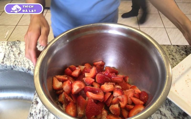 Cách làm dâu lắc Đà Lạt ngon chuẩn vị tại nhà đơn giản 4 bước 15 cách làm dâu lắc đà lạt