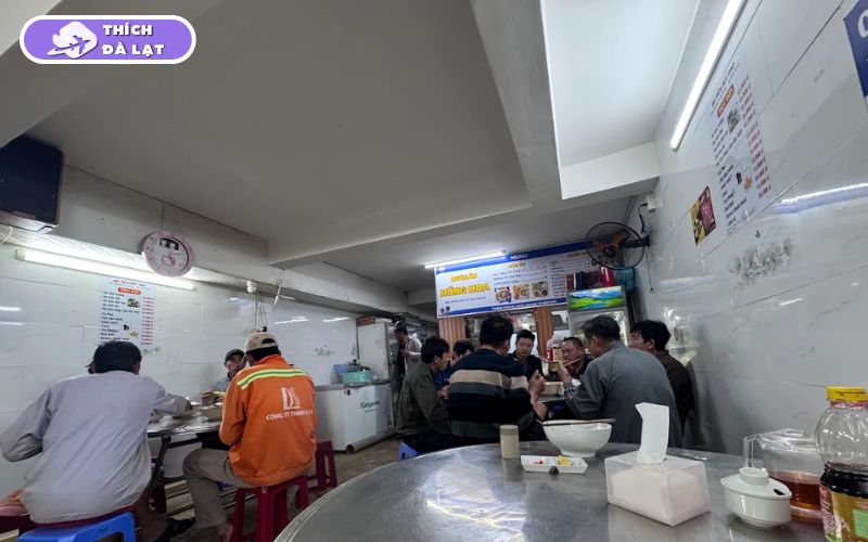 Quán Bánh mì xíu mại Hồng Hoa xíu mại đậm đà bánh mì giòn ngon 11 bánh mì xíu mại hồng hoa