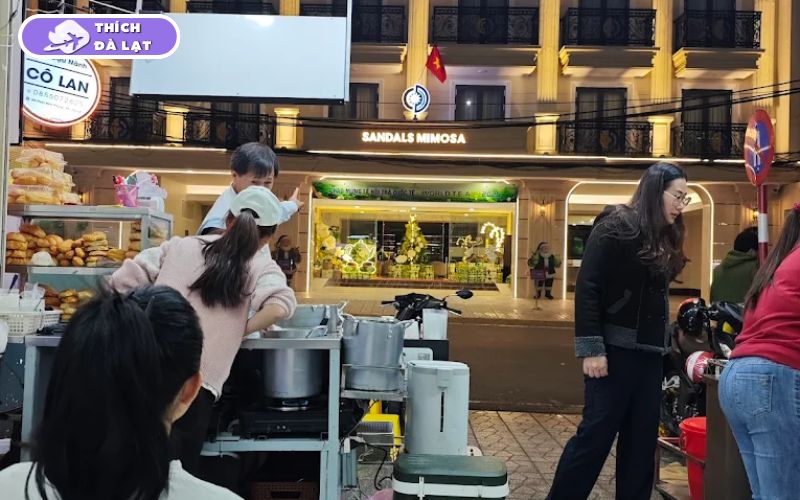 Bún bò Hồng Đà Lạt nổi tiếng nước lèo đậm đà ăn dễ ghiền 11 bún bò hồng đà lạt