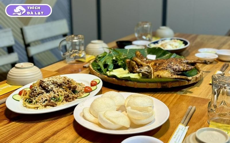 Hương Quê Quán Đà Lạt chuyên set món gà Tây Nguyên dễ ăn dễ chọn 11 hương quê quán đà lạt