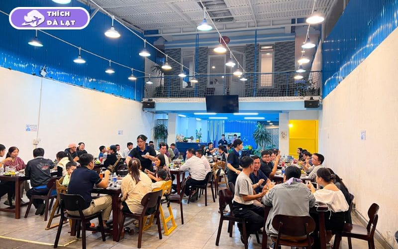 Quán Lẩu cá tầm Khe Sanh cá tươi tại bể không gian rộng rãi 23 lẩu cá tầm khe sanh