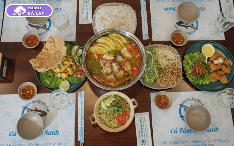 Quán Lẩu cá tầm Khe Sanh cá tươi tại bể không gian rộng rãi 21 lẩu cá tầm khe sanh