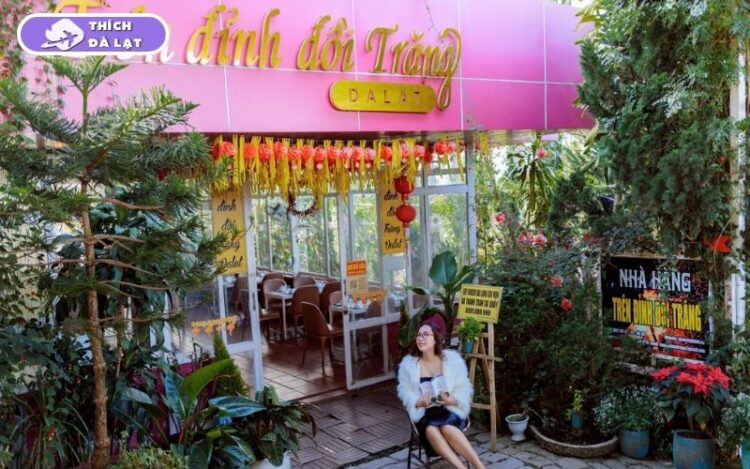 nhà hàng trên đỉnh đồi trăng đà lạt