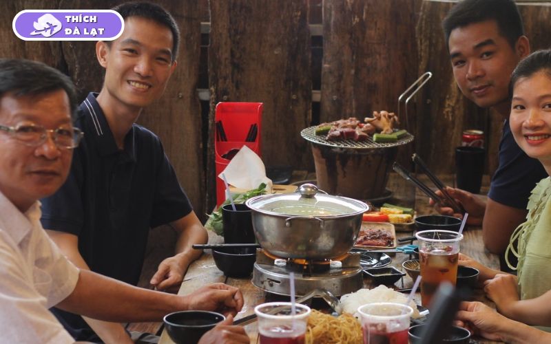 Tiệm ăn Bên Ga Tàu quán lẩu nướng ấm áp gần ga Đà Lạt yên tĩnh 11 tiệm ăn bên ga tàu
