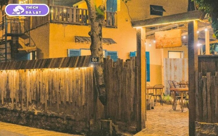 tiệm gà hạnh phúc