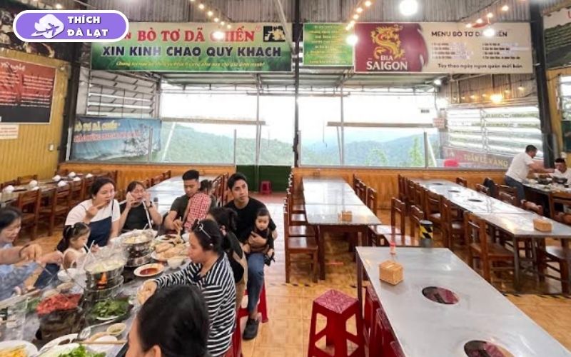 Quán bò tơ Dã Chiến Hùng Bò hút khách nhờ bò nướng tươi miếng dày 10 bò tơ dã chiến - hùng bò