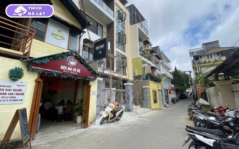 Quán Bún bò Cô Bê Đà Lạt quán hẻm nhỏ đông khách buổi sáng 11 bún bò cô bê đà lạt